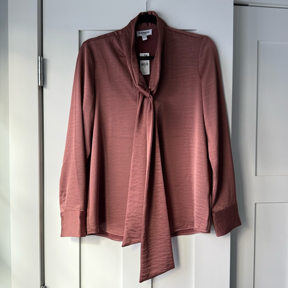 NWT Express Mauve Tie Front Blouse - Size S